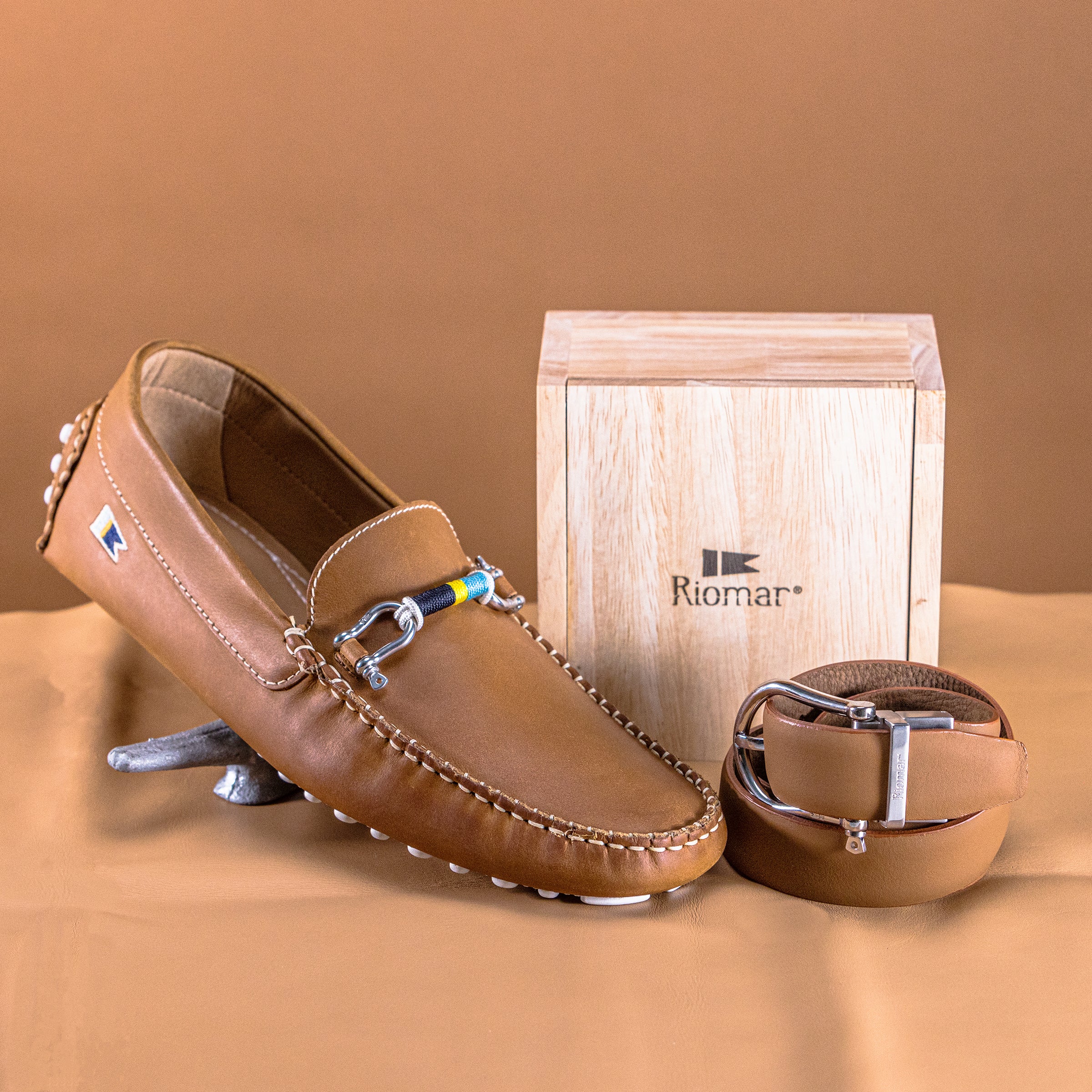 Riomar Reversible Belt: Tan / Halyard - Image 5